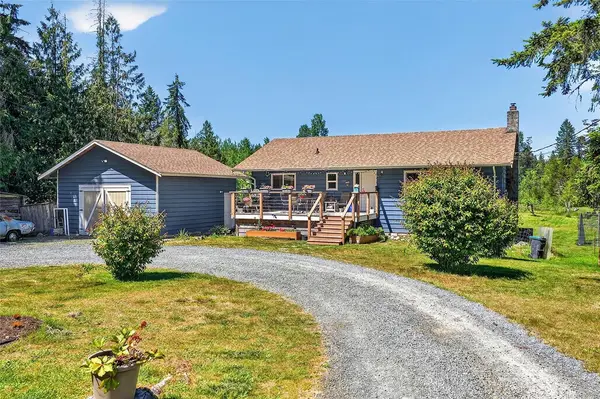 2411 Tintern Rd, Coombs BC V0R 1M0 - 6 bed, 3.0 bath in Coombs