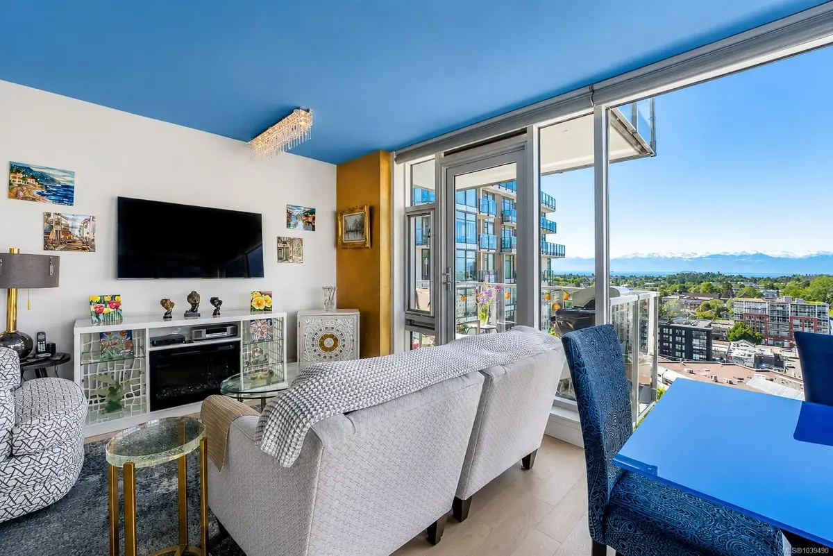 989 Johnson St #1402, Victoria BC V8V 0E3