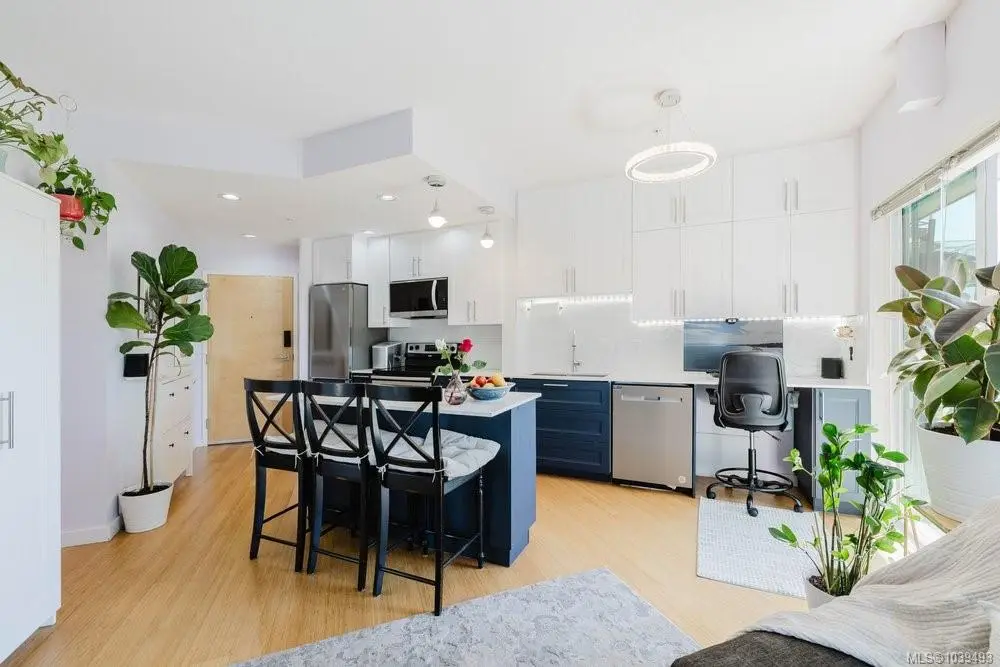 611 Brookside Rd #311, Colwood BC V9C 0C3