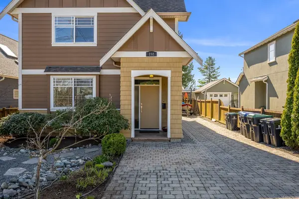 232 2nd St, Courtenay BC V9N 1B7 - 4 bed, 4.0 bath in Courtenay