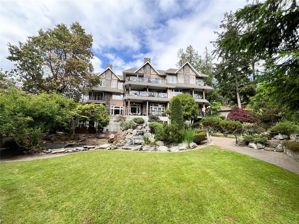 2326 Harbour Rd #206, Sidney BC V8L 2P8
