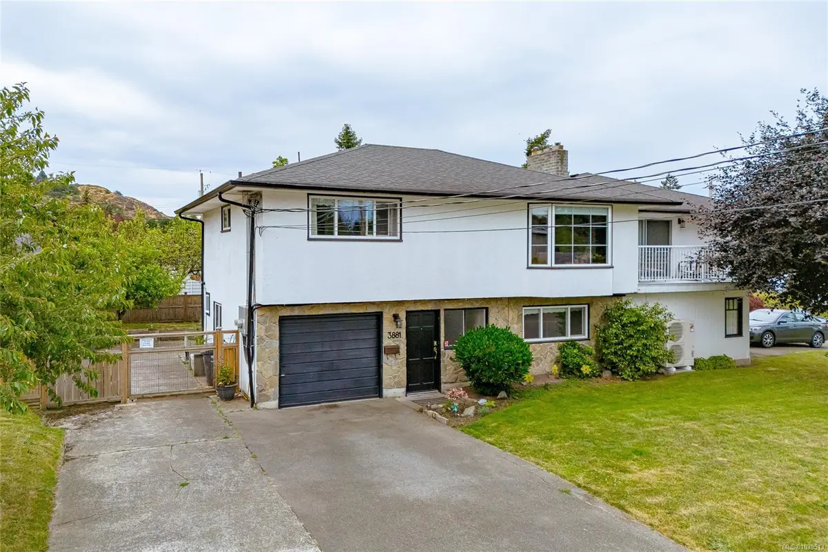 3881 Olivia Pl, Saanich BC V8P 4T3