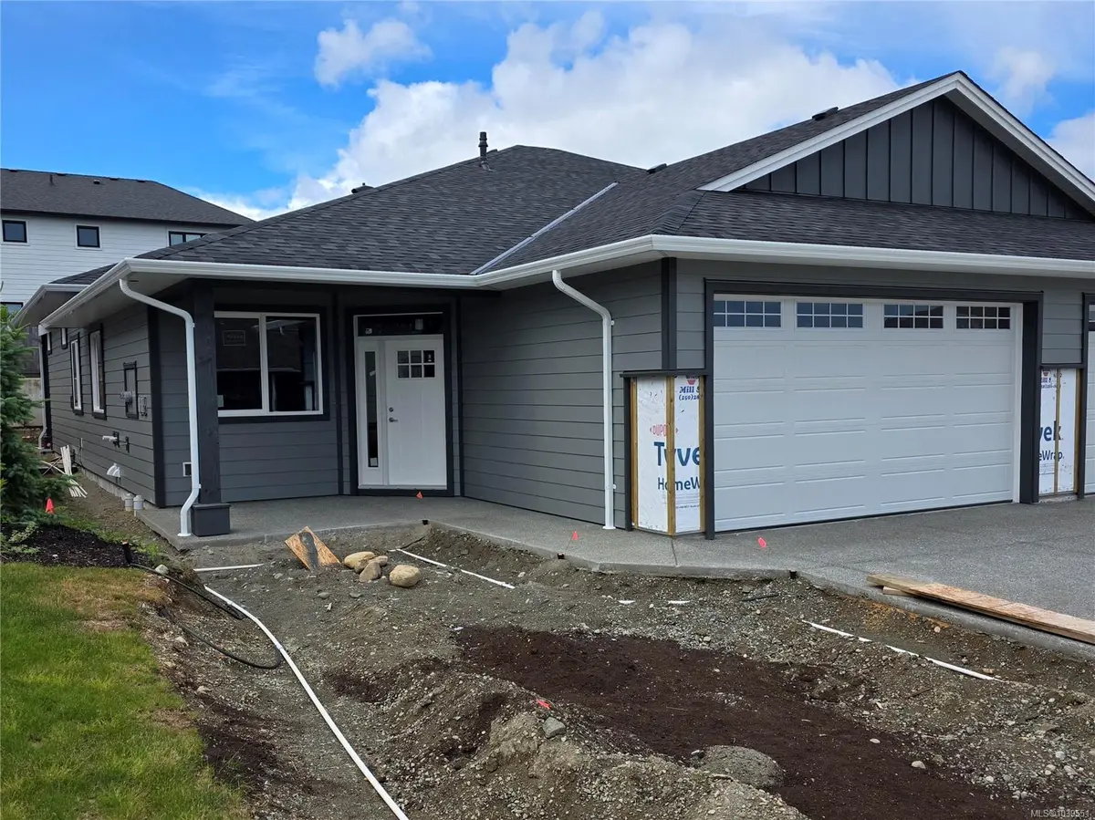 343 Arizona Dr #2, Campbell River BC V9H 0C6