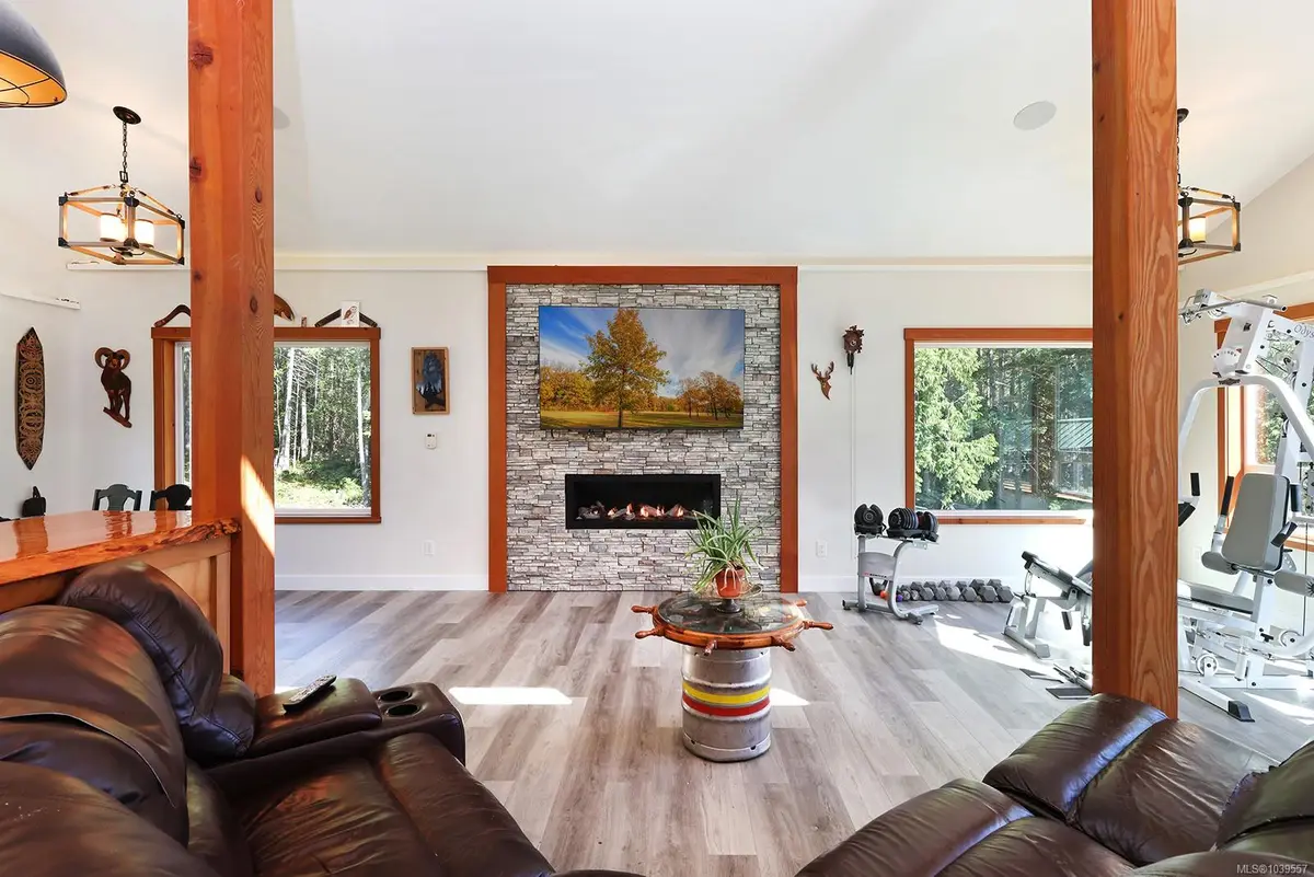 8400 Owl Cres, Denman Island BC V0R 1T0