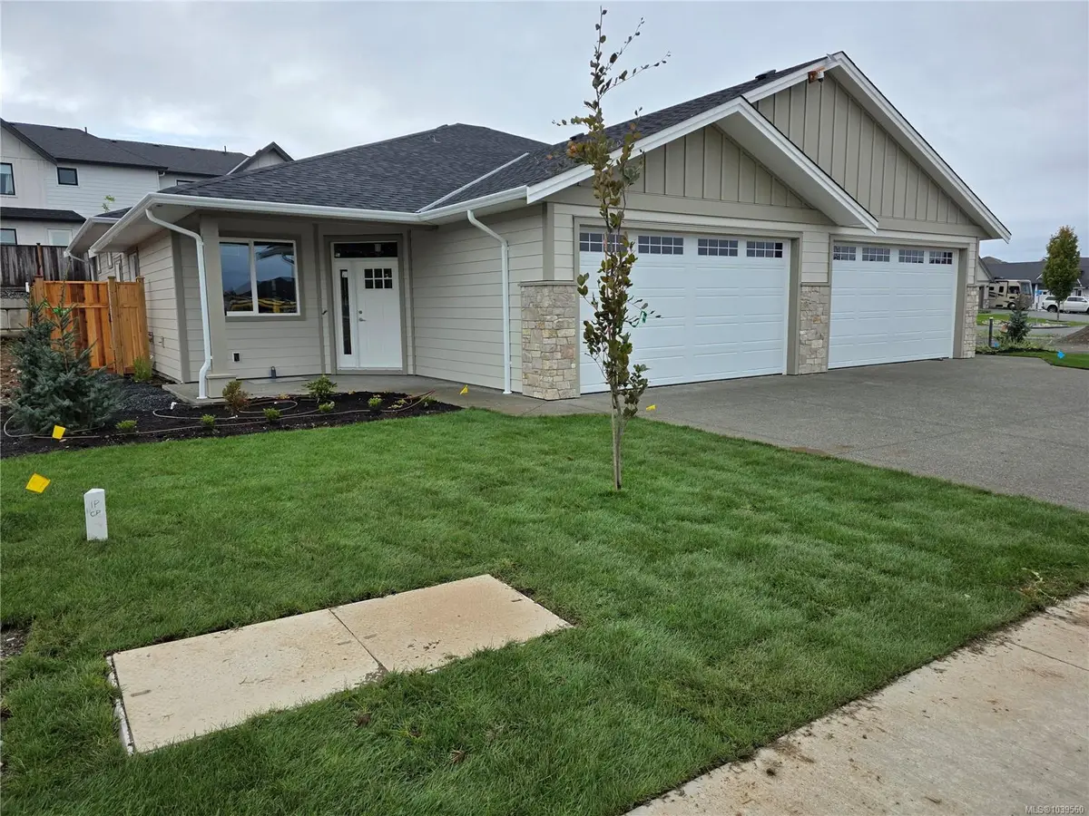 343 Arizona Dr #4, Campbell River BC V9H 0C6