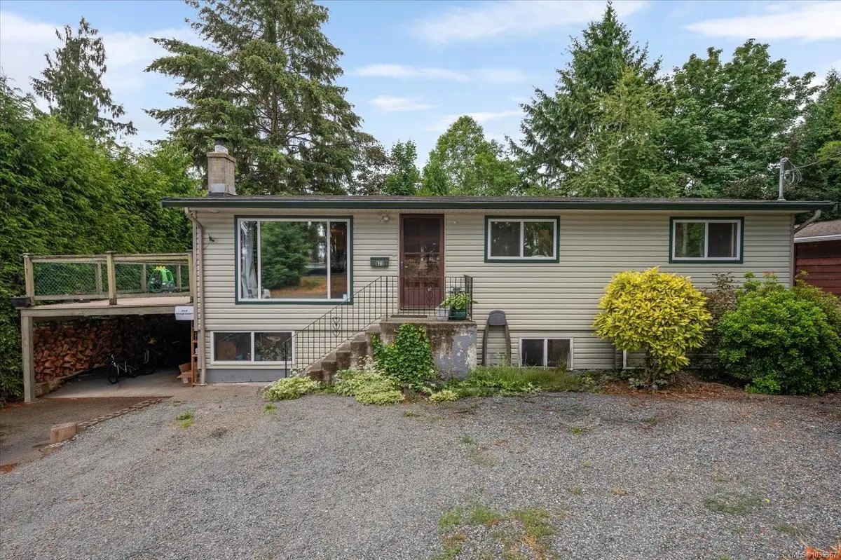 671 Beaconsfield Rd, Nanaimo BC V9R 1X1