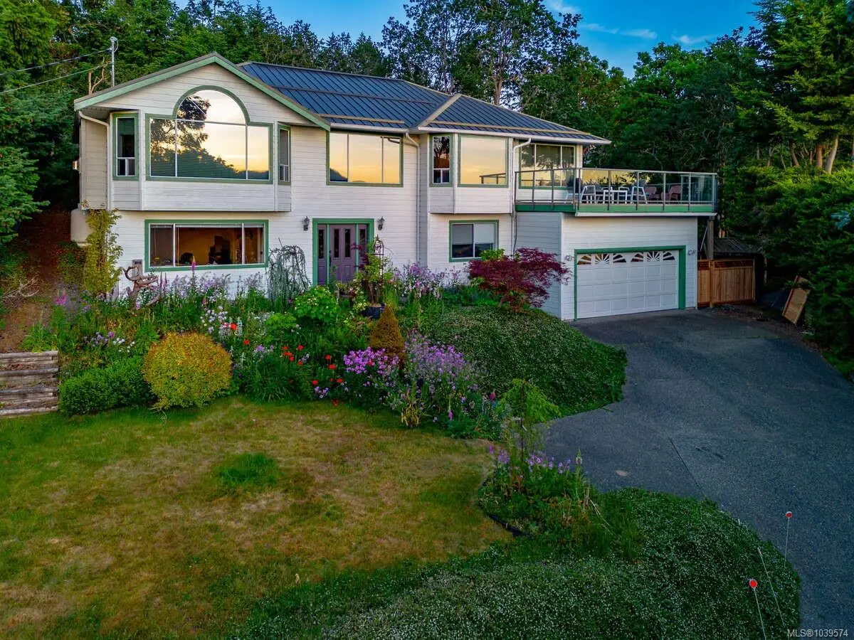 1206 McKenzie Dr, Duncan BC V9L 5R8
