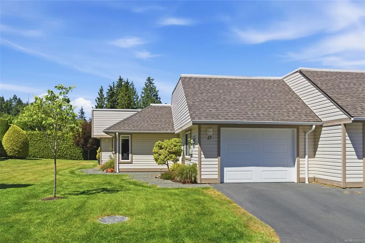 460 Schley Pl #17, Qualicum Beach BC V9K 2M4