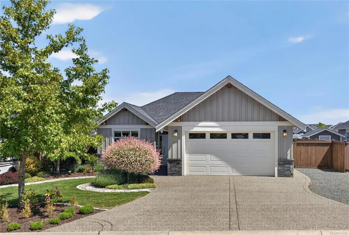 474 Ridgefield Dr, Parksville BC V9P 0E2