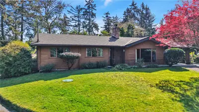 1600 Seacrest Rd, Nanoose Bay BC V9P 9B5