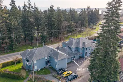 2 Doric Ave #202, Nanaimo BC V9R 3N1