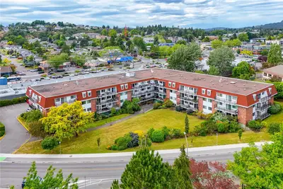 1680 Poplar Ave #110, Saanich BC V8P 4K7
