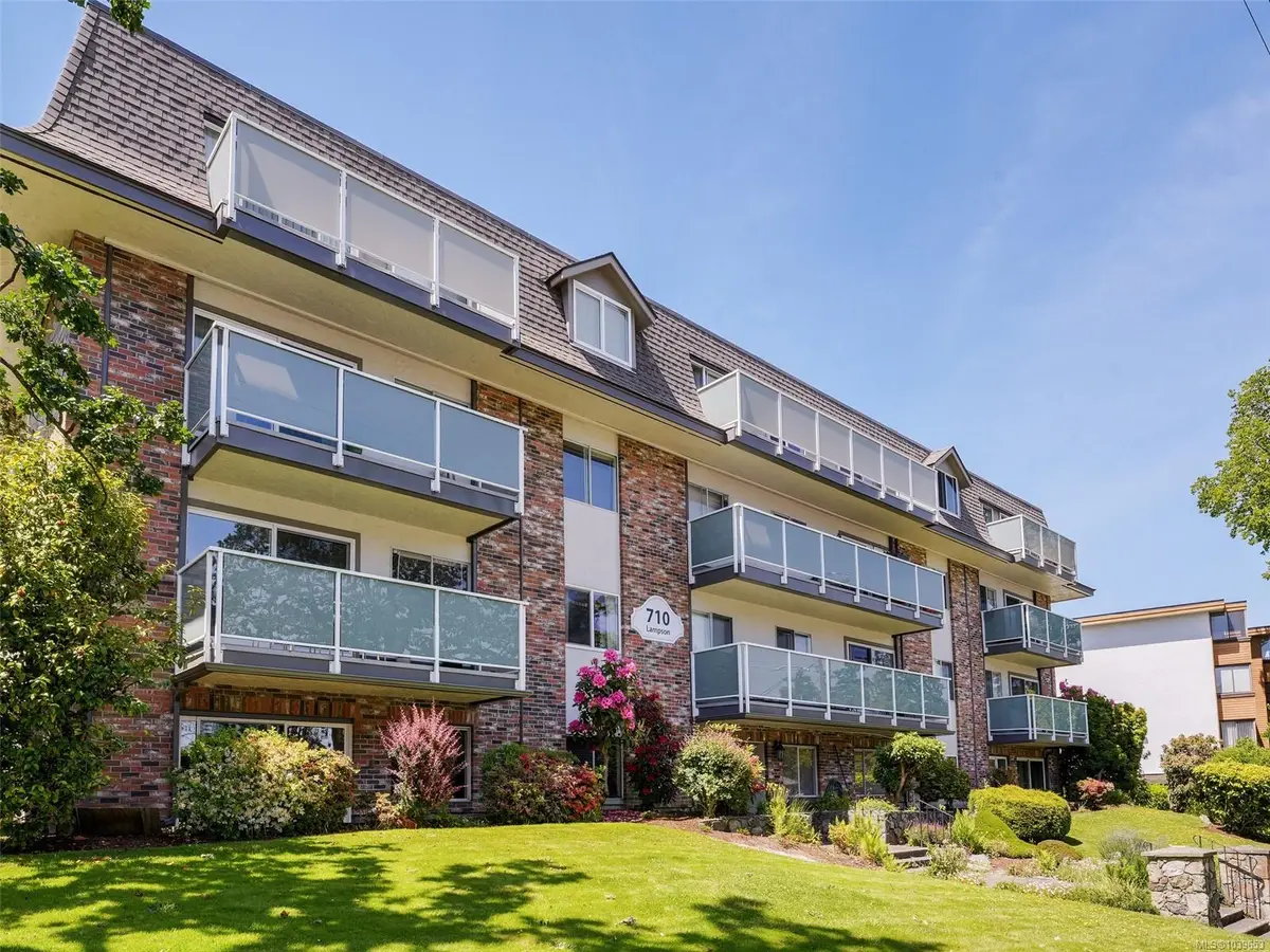 710 Lampson St #405, Esquimalt BC V9A 6A6