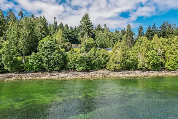 670 Walkers Hook Rd, Salt Spring BC V8K 1N6 - 3 bed, 2.0 bath in Salt Spring