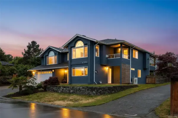4000 Santa Rosa Pl, Saanich BC V8Z 7K9 - 5 bed, 4 bath property for sale in Saanich