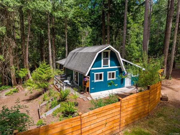 3607 Masthead Cres, Pender Island BC V0N 2M0 - 2 bed, 1 bath property for sale in Pender Island