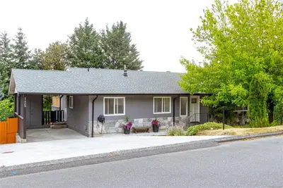 125 Arbutus Cres, Ladysmith BC V9G 1T8