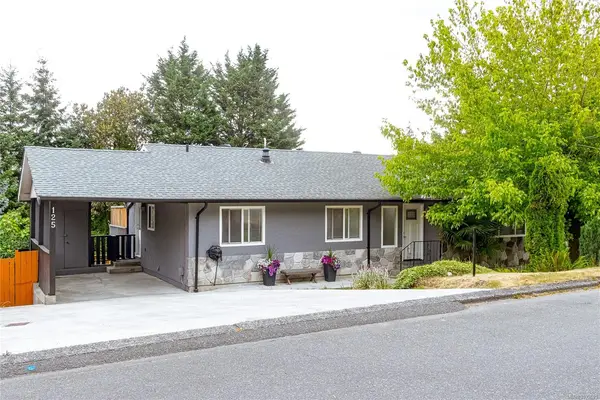 125 Arbutus Cres, Ladysmith BC V9G 1T8 - 5 bed, 3 bath in Ladysmith