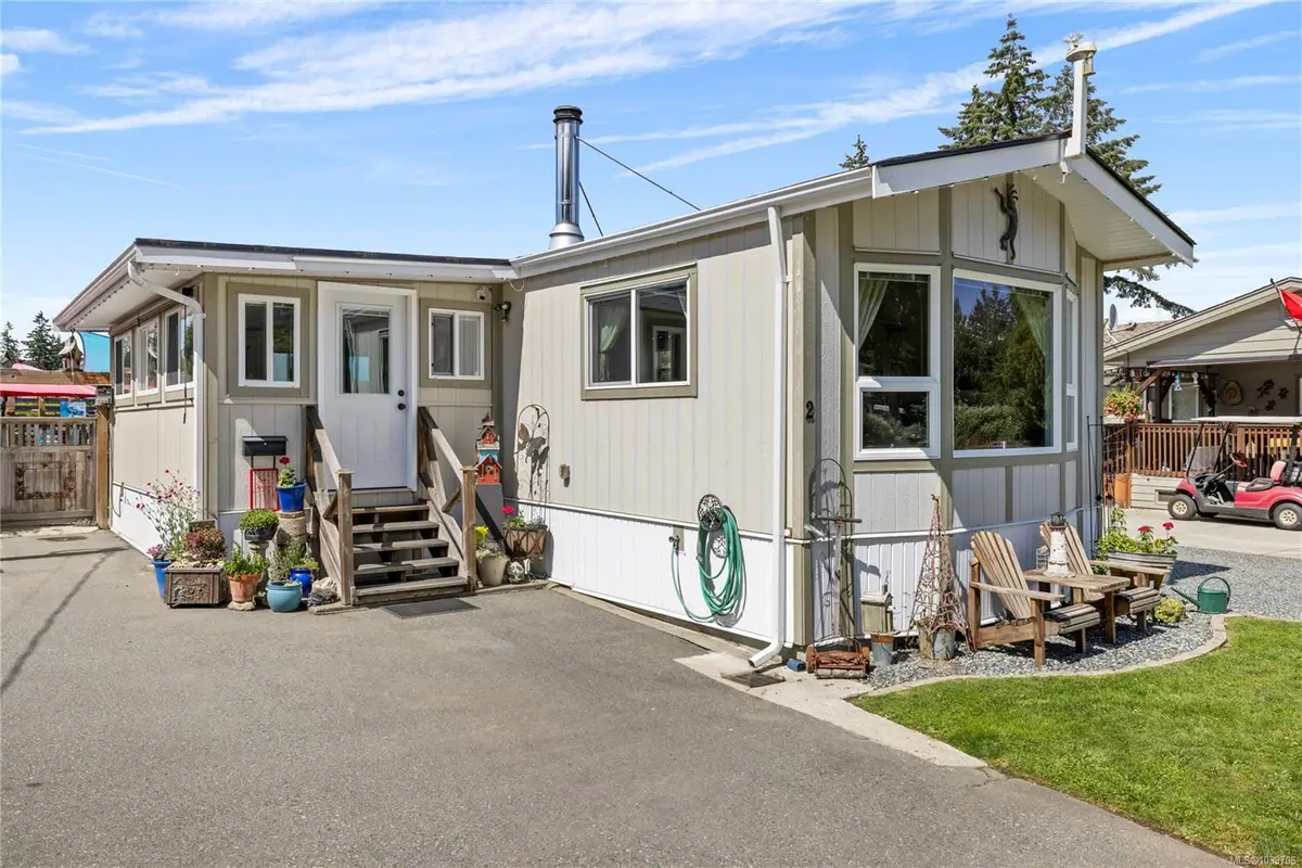 1572 Seabird Rd #2, Cassidy BC V9G 1L3
