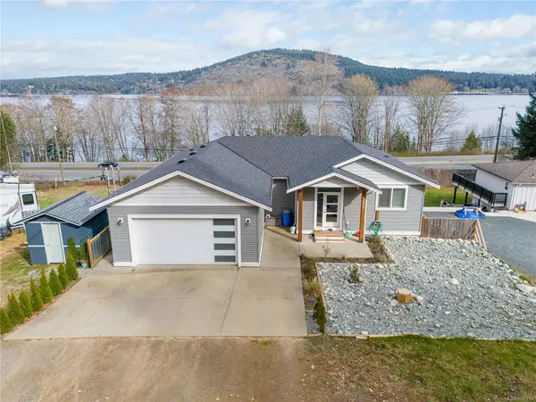 3077 Hillview Rd, Lantzville BC V0R 2H0 - 5 bed, 3 bath in Lantzville