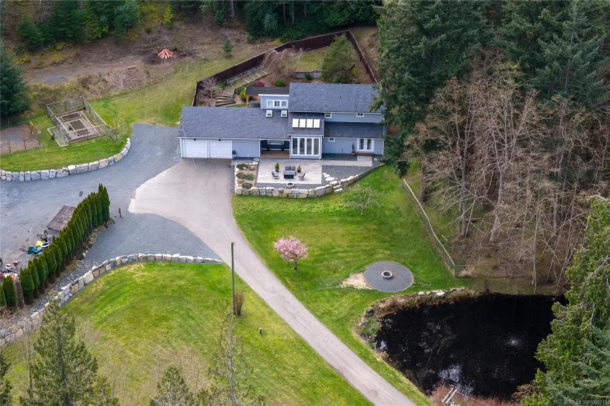 2191 Florence Dr, Nanoose Bay BC V9P 9E9