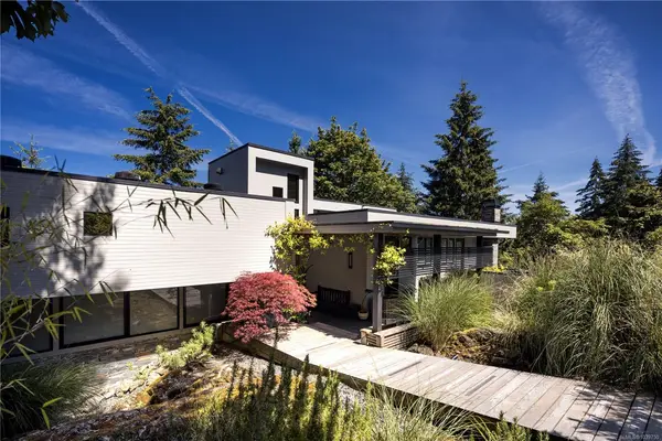 683 Steamer Dr, Central Saanich BC V9E 2A1 - 3 bed, 5.0 bath in Central Saanich