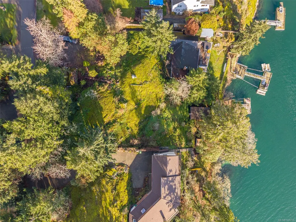310 Bessborough Ave, View Royal BC V9B 1T7