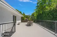 View 32