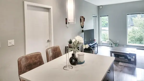 767 Tyee Rd #304, Victoria BC V9A 0G5 - 1 bed, 1.0 bath in Victoria