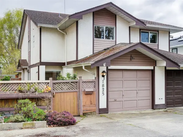 1825 Fairfield Rd, Victoria BC V8S 1G9 - 3 bed, 2 bath in Victoria