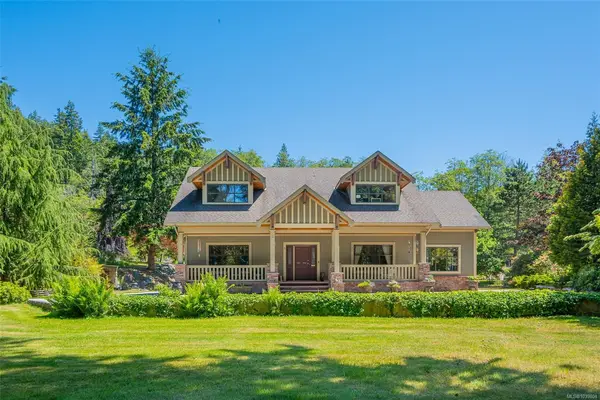5300 Yukon Ave, Powell River BC V8A 4H4 - 4 bed, 4 bath property for sale in Powell River