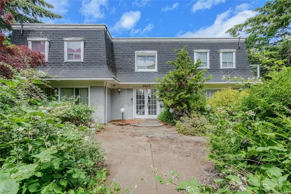 3967 Juan De Fuca Terr, Saanich BC V8N 5W9 - 6 bed, 3 bath property for sale in Saanich