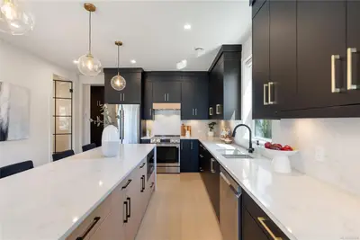 588 Whiteside St #2, Saanich BC V8Z 1Y6