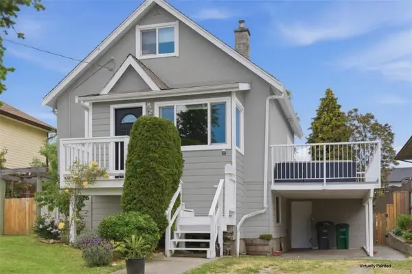 236 Crease Ave, Saanich BC V8Z 1S9 - 3 bed, 3 bath property for sale in Saanich