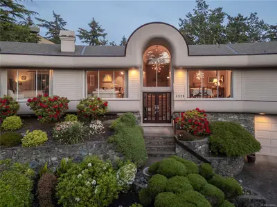 4329 Stoneywood Lane, Saanich BC V8X 5C7