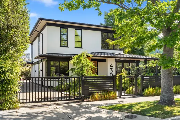430 Luxton Ave, Victoria BC V8V 1C9 - 4 bed, 4 bath property for sale in Victoria