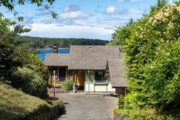 2036 Neptune Rd, North Saanich BC V8L 5J5 - 2 bed, 2.0 bath in North Saanich