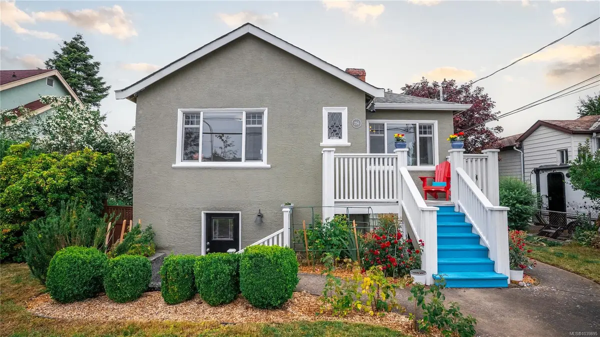 256 Cadillac Ave, Saanich BC V8Z 1T8