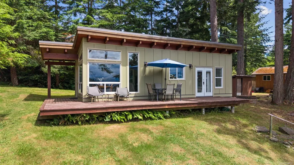 781 Cliff Rd, Quadra Island BC V0P 1N0
