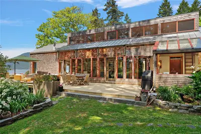 68C McKenzie Cres, Piers Island BC V8L 5Y7