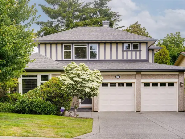 2286 Hazelton Pl, Saanich BC V8N 5C3 - 4 bed, 3.0 bath in Saanich