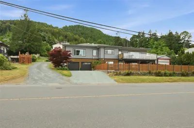 430 Davis Rd, Ladysmith BC V9G 1V5