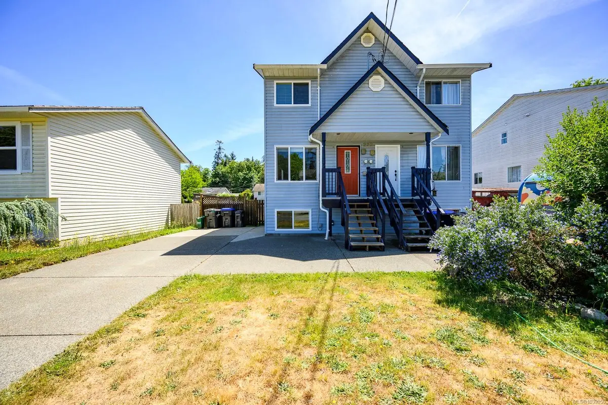 222 Mitchell Pl #A, Courtenay BC V9N 8R8