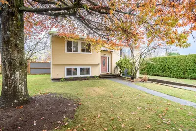1651 Ascot Ave, Comox BC V9M 1A8