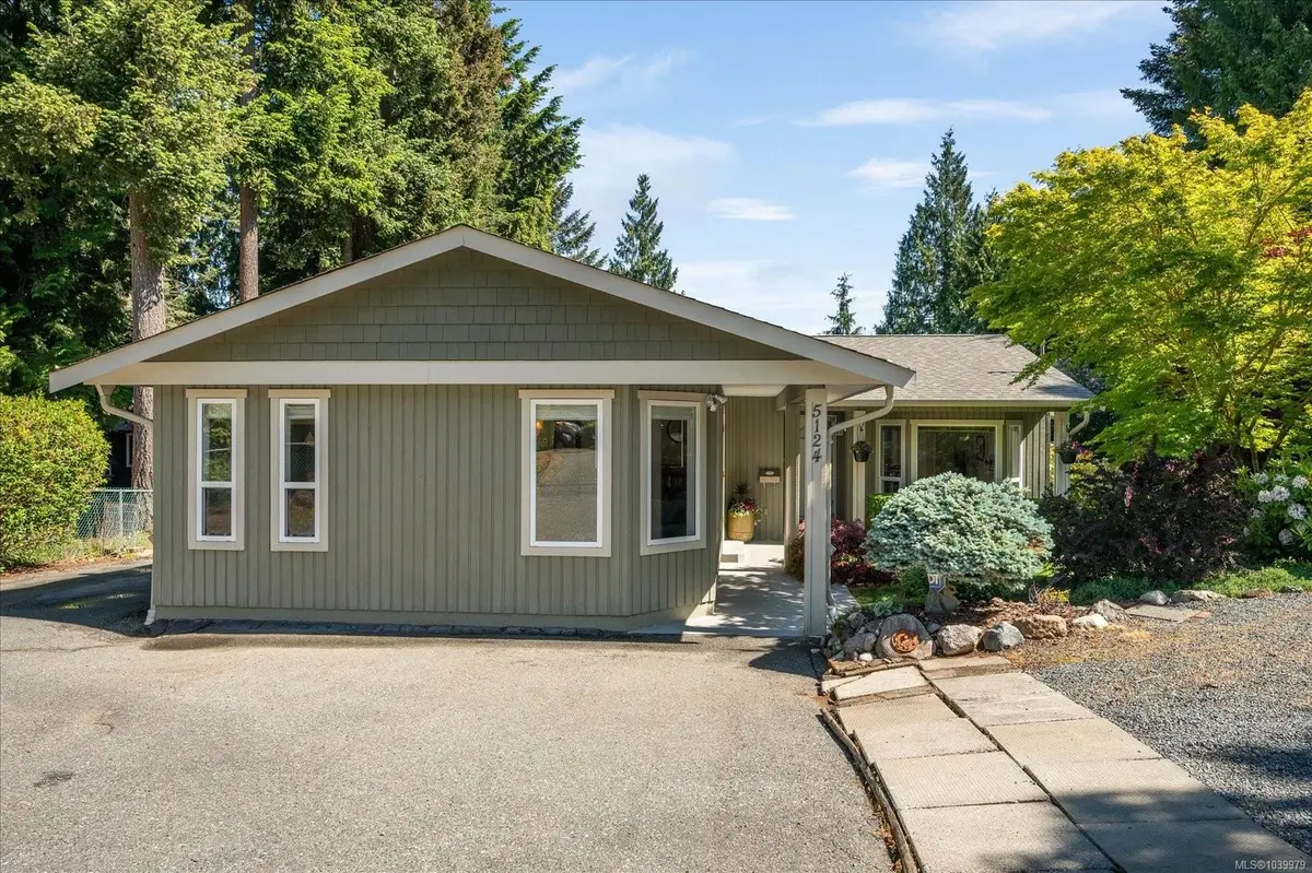 5124 Hammond Bay Rd, Nanaimo BC V9T 5B5