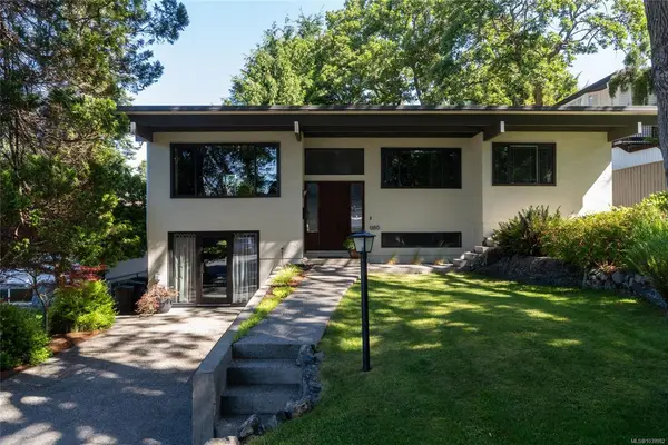 1286 Pike St, Saanich BC V8P 1W3 - 3 bed, 2 bath property for sale in Saanich