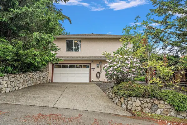 6599 Central Saanich Rd #A, Central Saanich BC V8Z 5V1 - 5 bed, 4 bath property for sale in Central Saanich