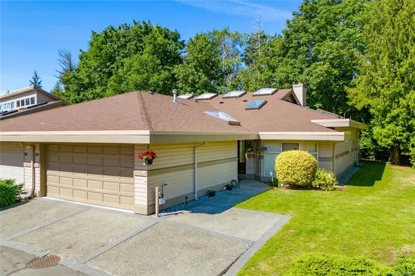 902 Lakes Blvd, Parksville BC V9P 2P8 - 2 bed, 2.0 bath in Parksville