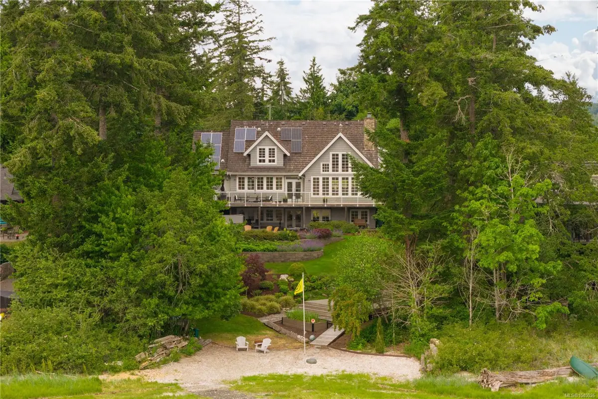 182 Baynes Dr, Fanny Bay BC V0R 1W0