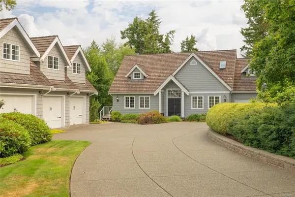 182 Baynes Dr, Fanny Bay BC V0R 1W0 - 4 bed, 4 bath property for sale in Fanny Bay
